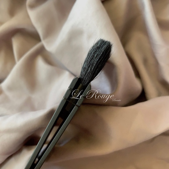 Nars ita contour highlighter makeup brush - Picture 6 of 6